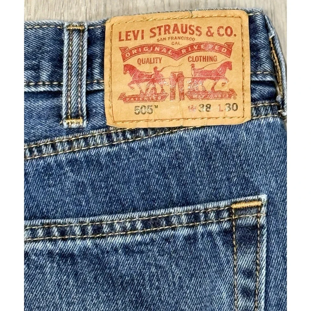 Levis 505 Regular Fit Jeans Mens Size 38x30 Straight Leg Blue Medium Wash Casual